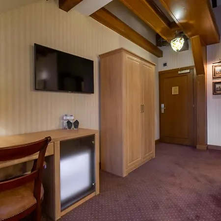 Hotel Am Ring 3*