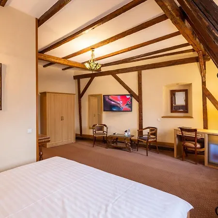 Hotel Am Ring 3*